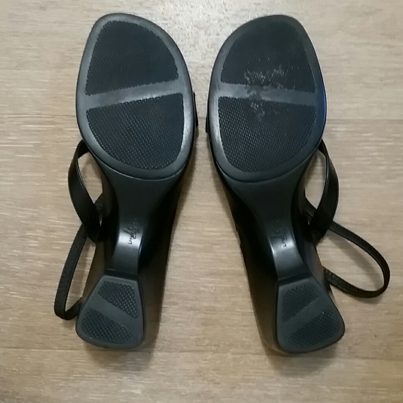 Life stride Orthopedic strappy sandals - Picture 2 of 3